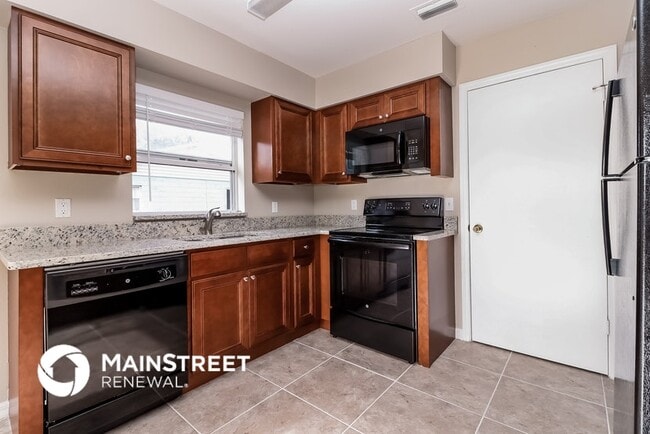 Building Photo - 605 Dorothy Cir