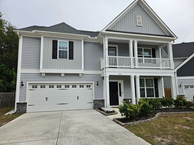 Building Photo - Beautiful unfurnished 3 bed 2.5 bath home ...
