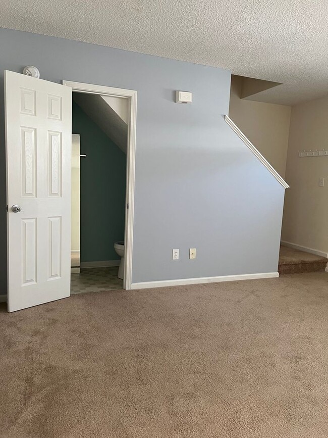 Building Photo - 63 Pirates Cove Dr