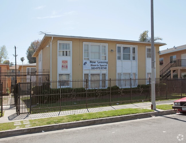Building Photo - 4112-4114 Palmwood Dr