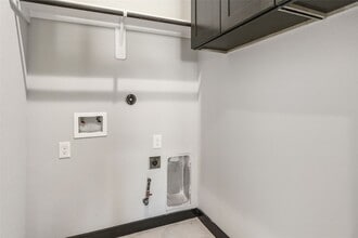 Building Photo - 208 Silverleaf Rd