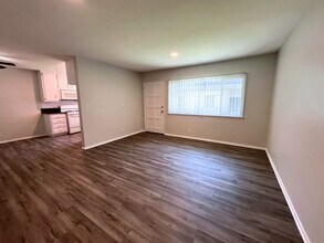 Interior Photo - 18400 Prairie Street