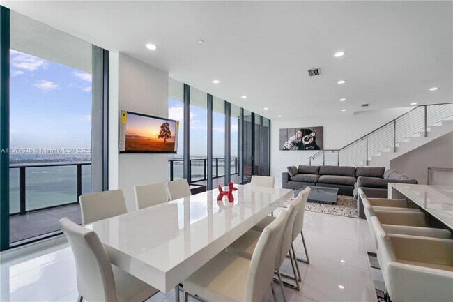 Building Photo - 3131 NE 7th Ave