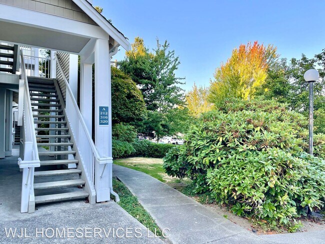 Building Photo - 3 br, 2 bath House - 14714 Admiralty Wy Un...