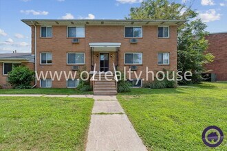 Building Photo - 1733 Christian Ave