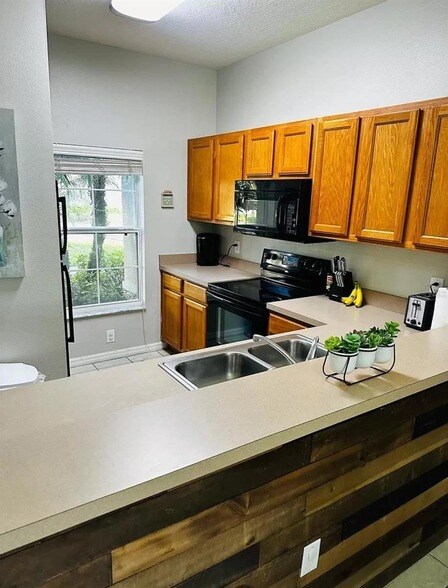 Building Photo - 4568 Alberto Cir