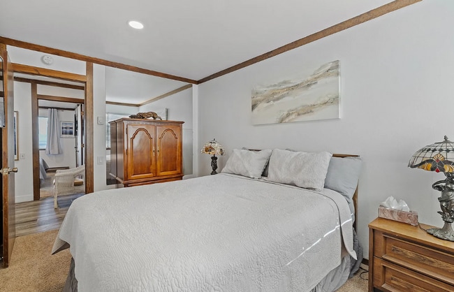 Building Photo - Fully Furnished 2 Bed / 2 Bath Corner Unit...