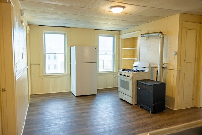 Building Photo - Dorchester St- Worcester Ma