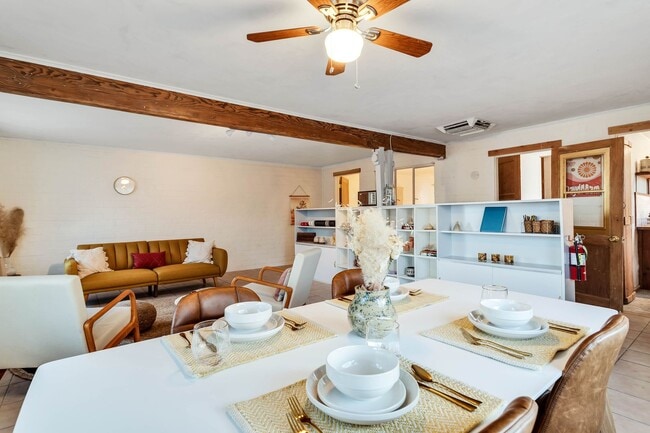 Building Photo - 1 Bedroom - Fully Furnished - Hilltop Home w Views! - Free Internet