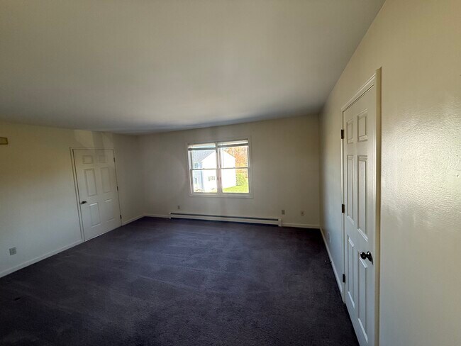 Foto del edificio - Old County Estates