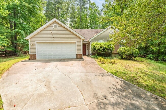 Building Photo - APPLICATION PENDING! $1,000 Off 1st Month's Rent! Gorgeous 3 BR 10 Minutes Away From Duke, UNC, a...