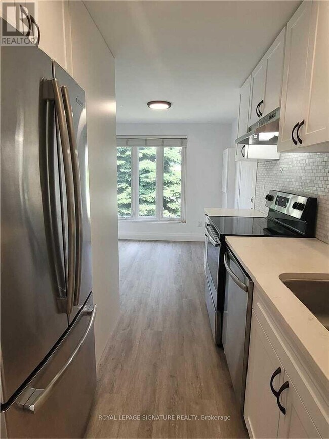 Photo du bâtiment - 726 Grandview Dr