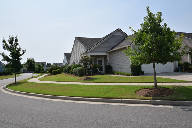 Building Photo - 409 Deveraux Dr