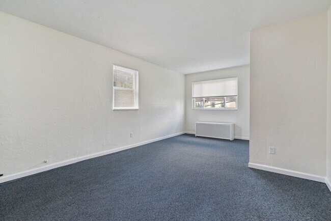 Foto del edificio - 2807 Neeld Ave