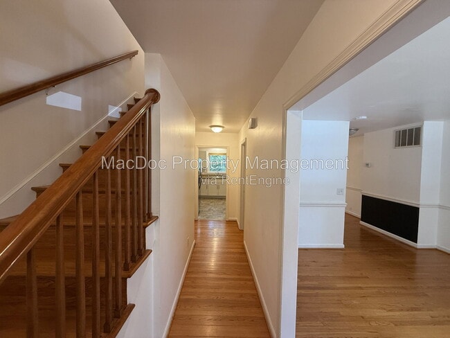 Building Photo - 431 Ridgemore St