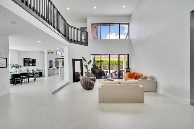 Foto del edificio - 500 Cypress Pointe Dr E