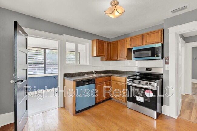 Foto del edificio - 611 S Grove St