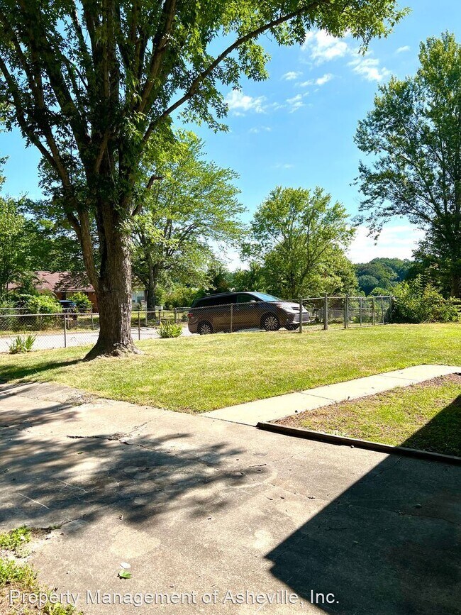 Foto del edificio - 3 br, 1.5 bath House - 33 Mount Carmel Drive