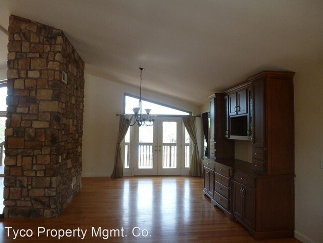 Building Photo - 3 br, 2.5 bath House - 77 Pepper Tree Rd