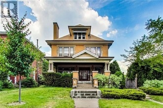 Building Photo - 142 Emerald St S