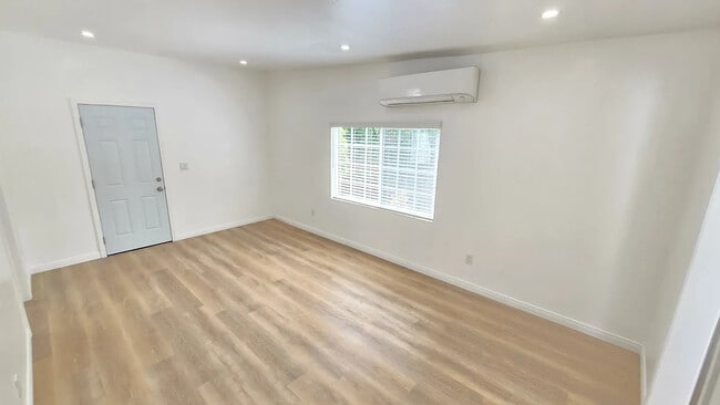 living room - 1041 N Edinburgh Ave