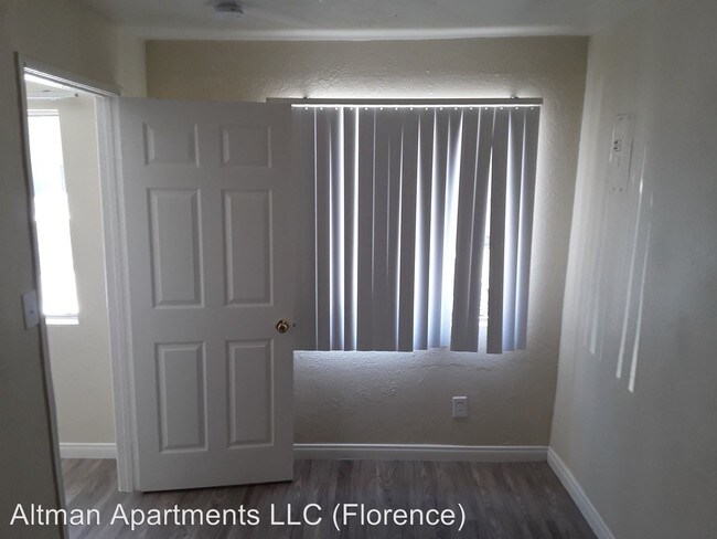 Foto del edificio - 1141-1147 E Florence Ave