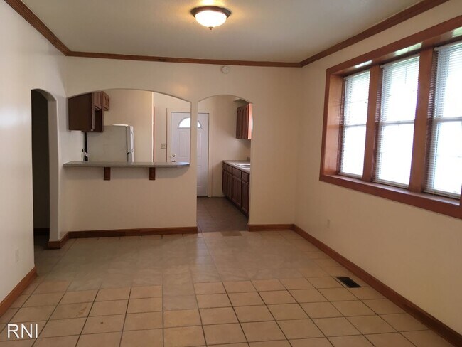 Building Photo - 5 br, 2 bath House - 215 E Wildwood Ave