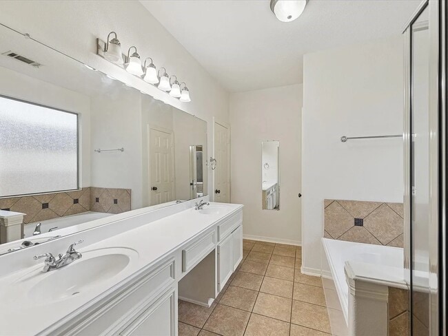 Building Photo - 6418 Sugar Bush Dr