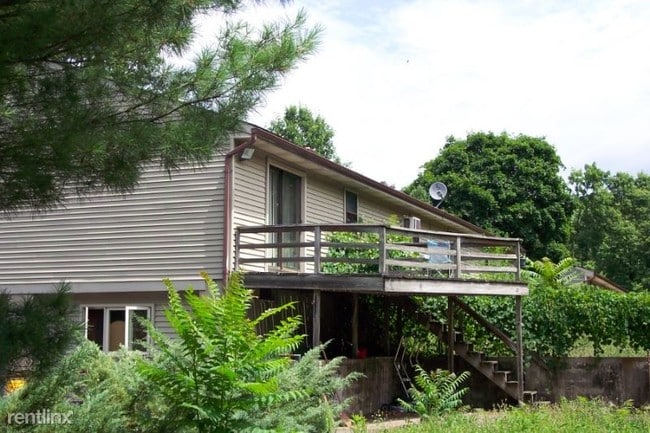 Building Photo - 2 br, 1 bath Apartment - 1A Windy Hill Rd