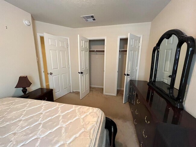 Foto del edificio - 15918 Keystone Ridge Ln