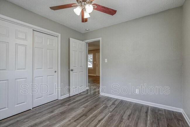 Foto del edificio - 1301 S Franklin Ave