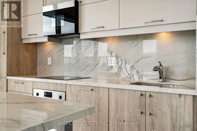 Photo du bâtiment - 8119 Birchmount Rd