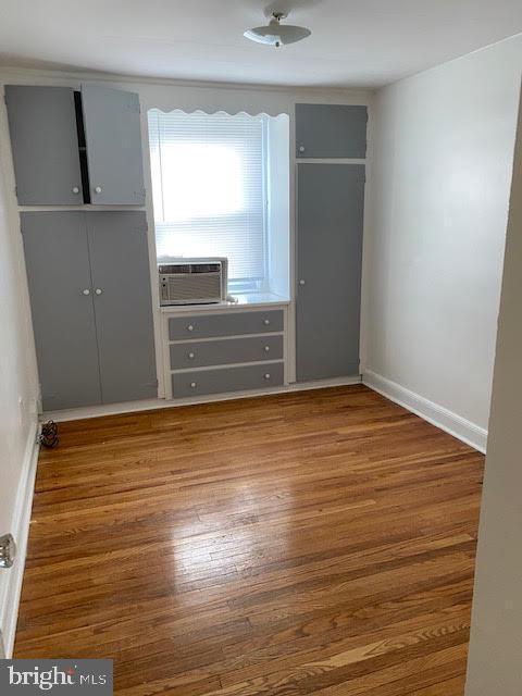 Foto del edificio - 7310 Woodbine Ave