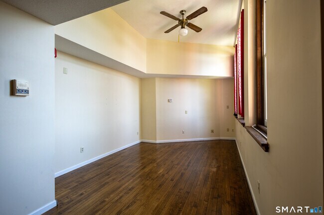 Foto del edificio - 58 Woodley Ct