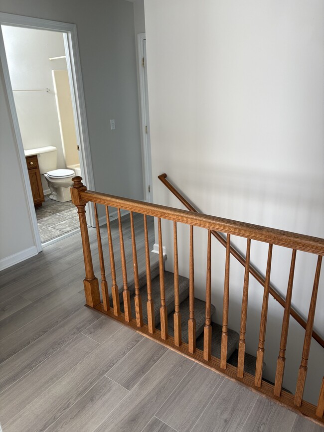 Foto del edificio - 548 Reynolds Dr