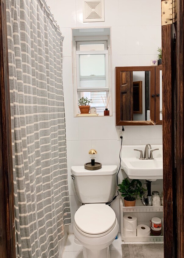 Foto principal - 35-20 32nd St
