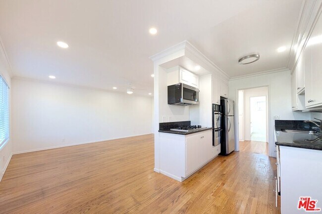 Foto del edificio - 224 Bicknell Ave