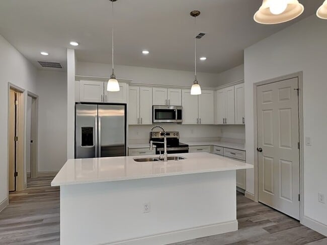Foto del edificio - 2660 W Gifford Ln
