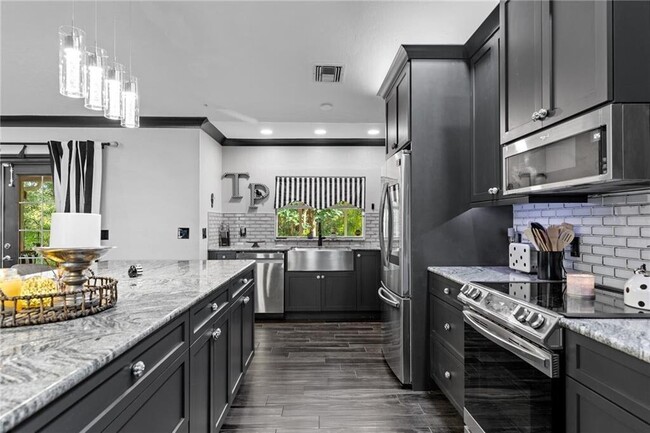 Building Photo - 8566 97th Ct