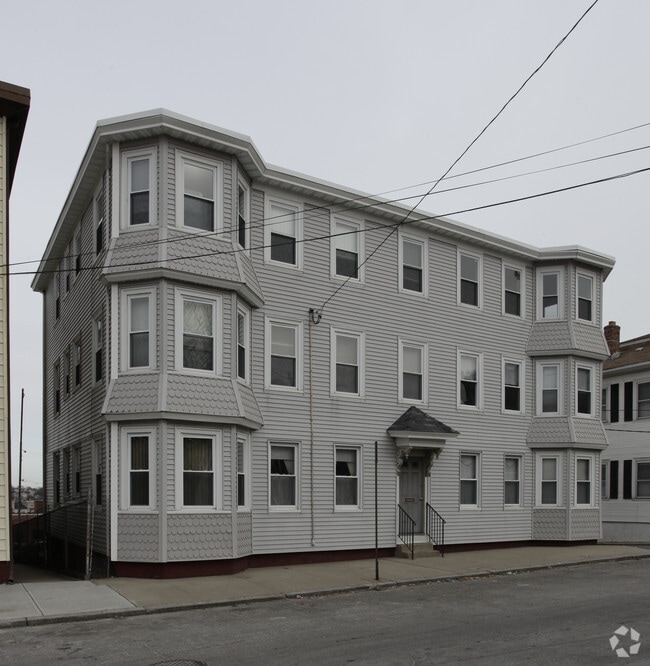 Building Photo - 3 Spruce St