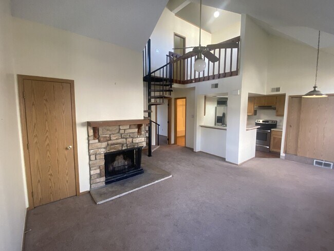 Foto del edificio - Charming Condo with a Loft!