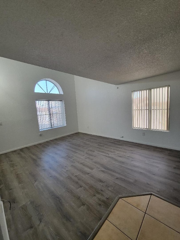 Building Photo - 3005 Palo Verde Dr