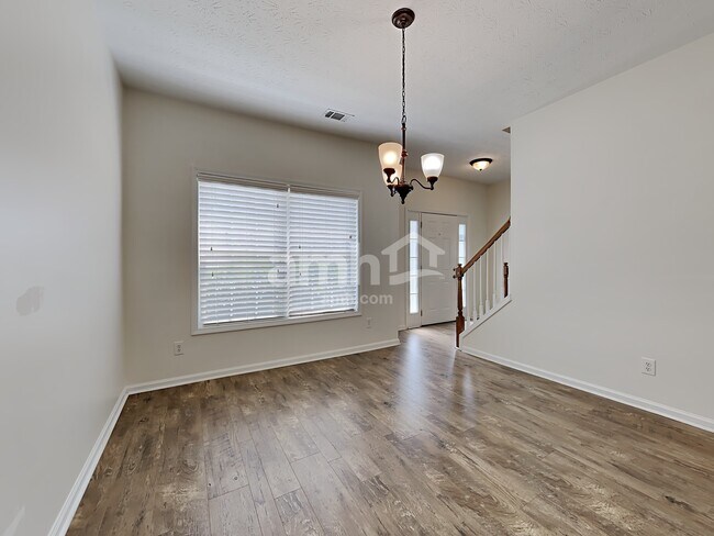 Foto del edificio - 5810 Stephens Mill Dr