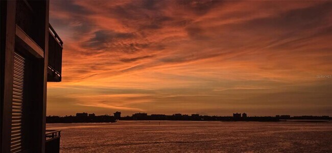 Foto del edificio - 6177 Sun Blvd