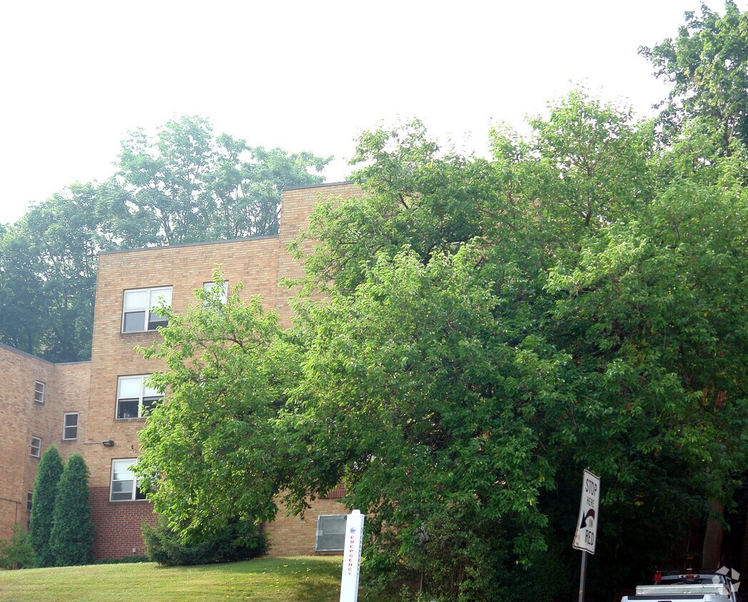 Foto del edificio - 5800 5th Ave