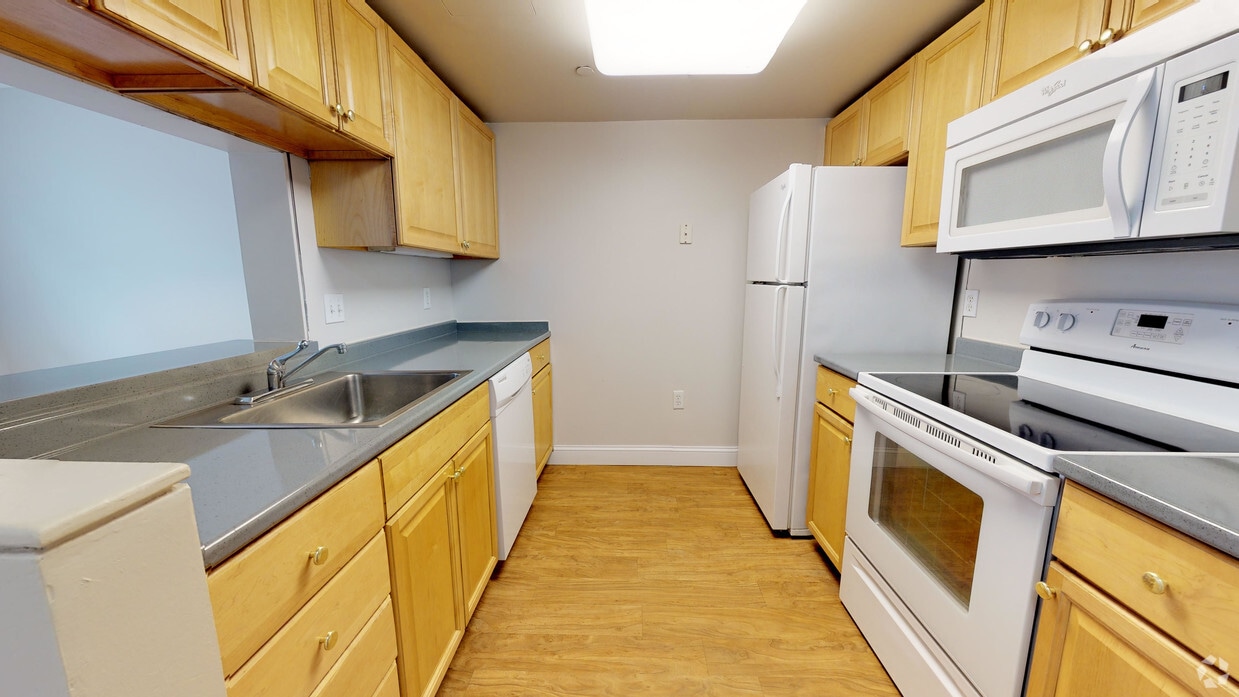 Photo - Auburn Court Apartments