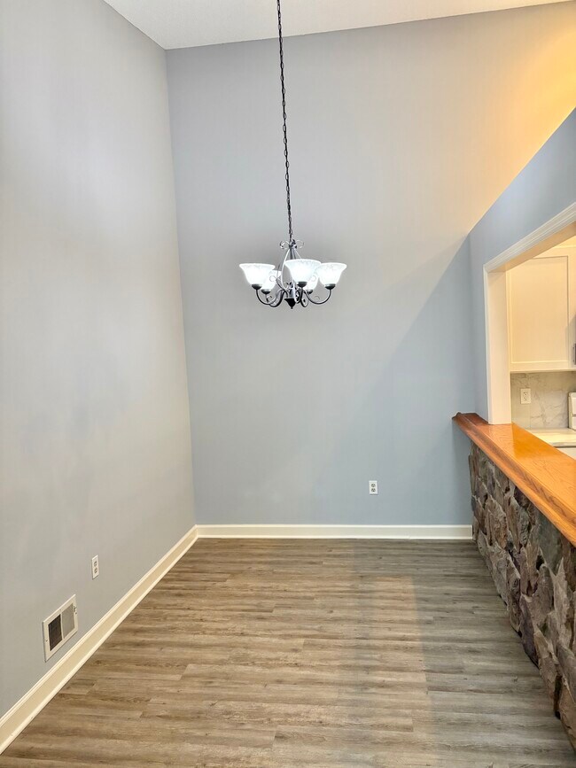 Foto del edificio - 497 Witney Ct