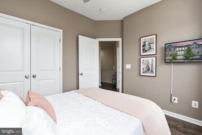 Foto del edificio - 104 Hunting Creek Ln
