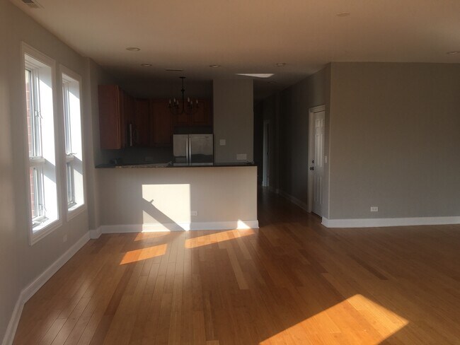 Foto del edificio - 4158 S Western Ave