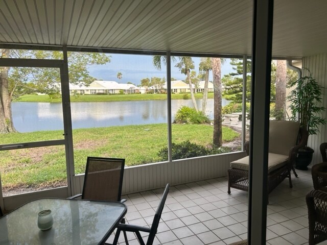 Foto del edificio - 723 Harrington Lake Dr S
